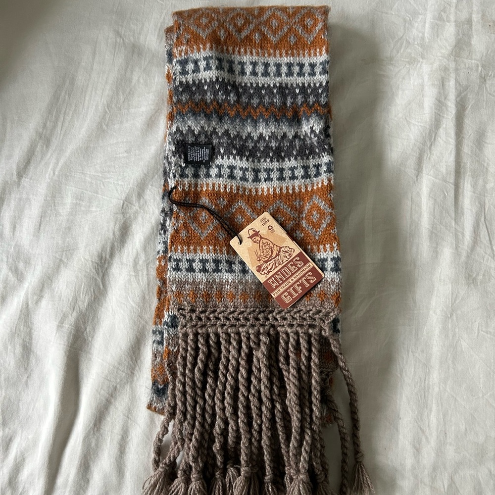 Alpaca Fair trade wool blend Bolivian rooted pattern scarf with fringe details